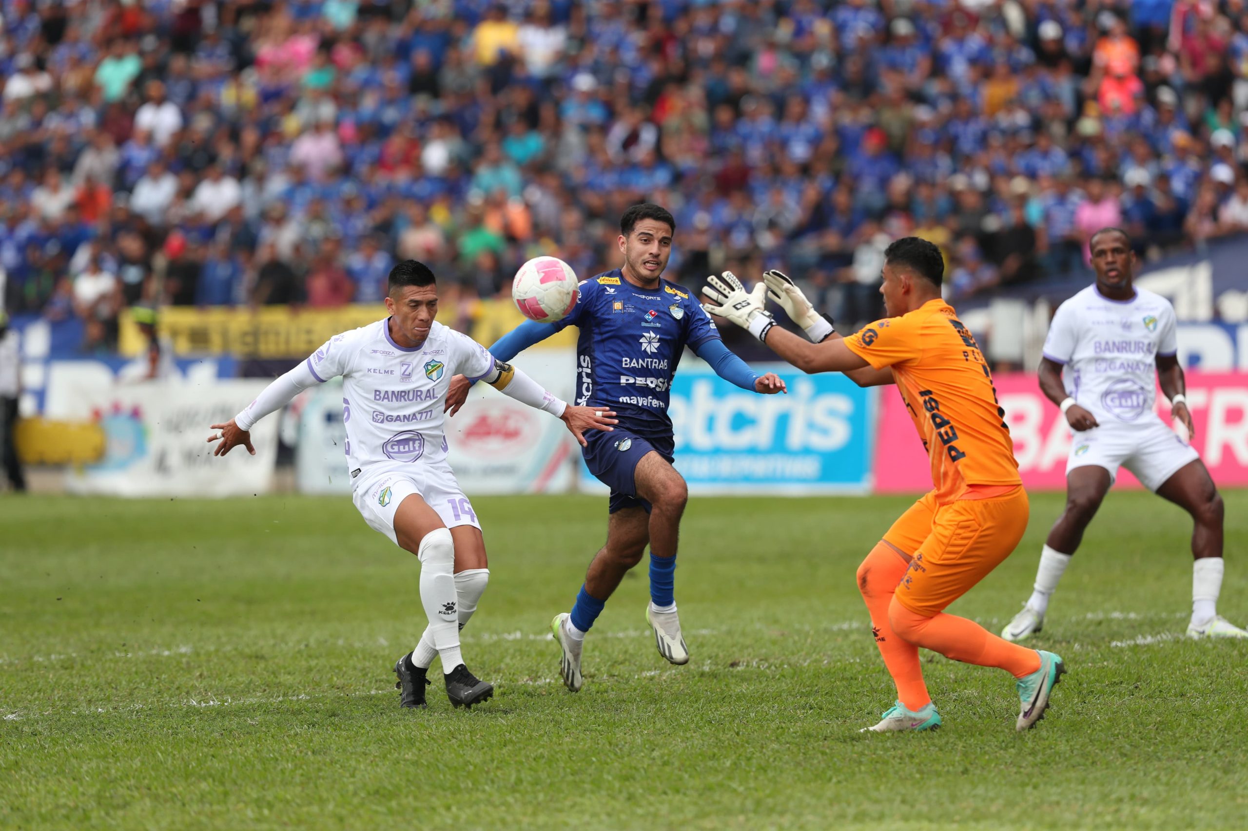 Tiempos extras entre Cobán Imperial y Comunicaciones para definir al primer clasificado a las semifinales