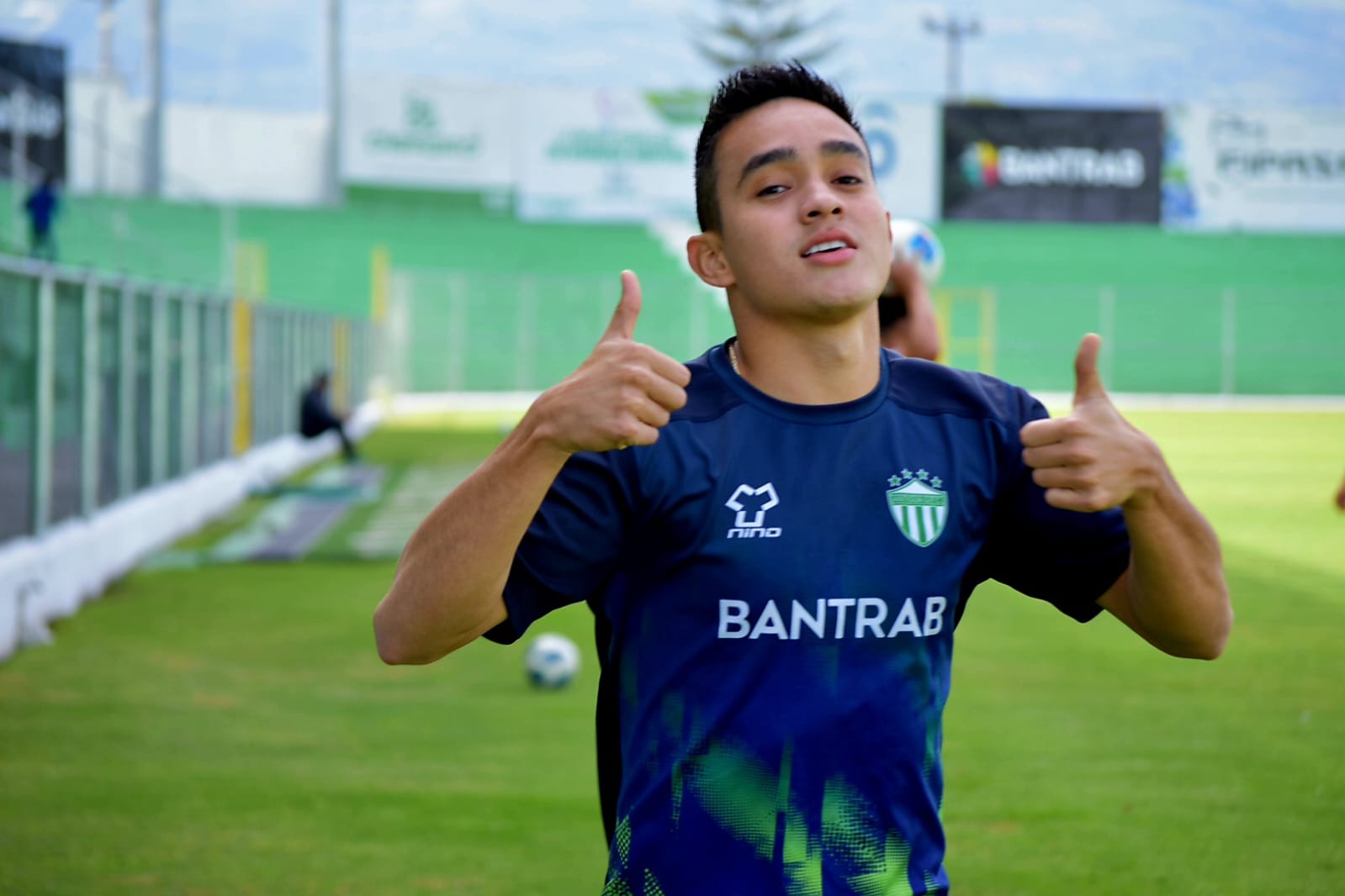 Antigua GFC confirma a Óscar Santis como su refuerzo para el Clausura 2025