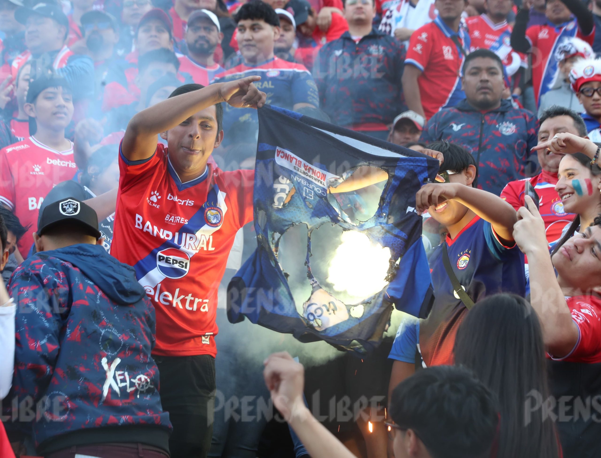 Video | Aficionados de Xelajú MC viven con extrema euforia la previa de la final contra Cobán Imperial