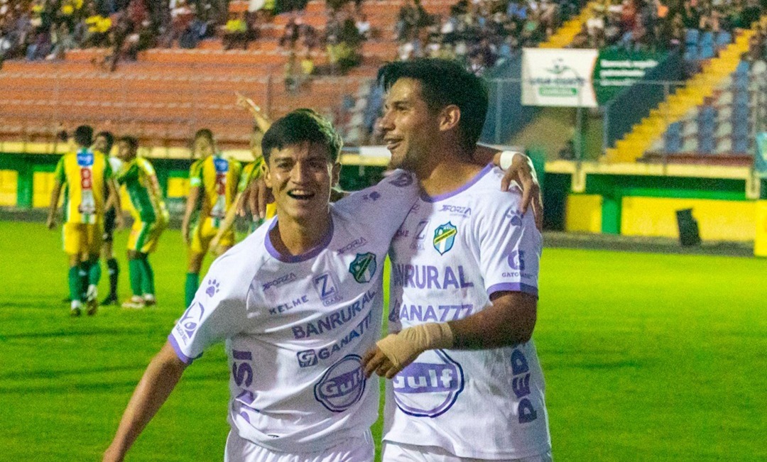 Jesús López rompe su sequía goleadora y se afianza en el once de Comunicaciones